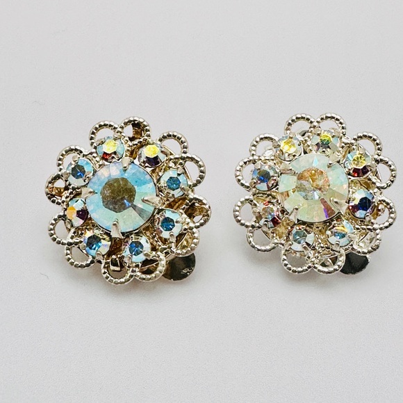 Clip-on Earrings. Last one - Picture 4 of 9